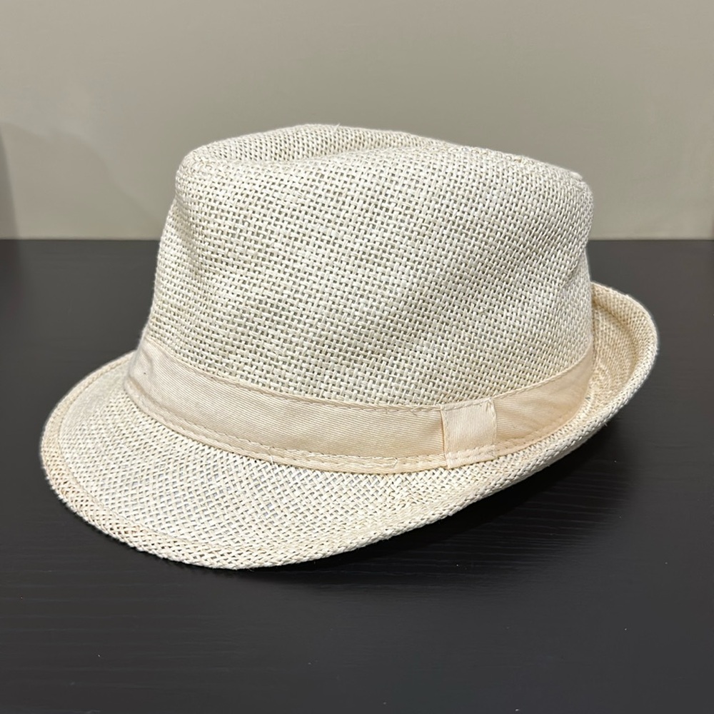 Beach hat - Picture 1 of 5